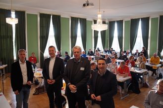 vlnr: Finanzdirektor Gerhard Stanke, Bischof Dr. Michael Gerber,  Dr. Johannes Warmbrunn (Sprecher des Diözesanrats der Katholiken in Rottenburg-Stuttgart), Steffen Flicker (Vorsitzender des Katholikenrates) 